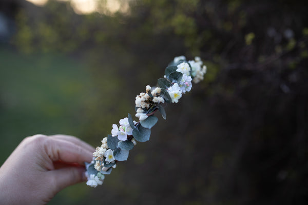 Greenery flower wreath with baby's breath flowers Flower half crown with eucalyptus Bridal hair wreath Wedding half wreath Magaela accessories