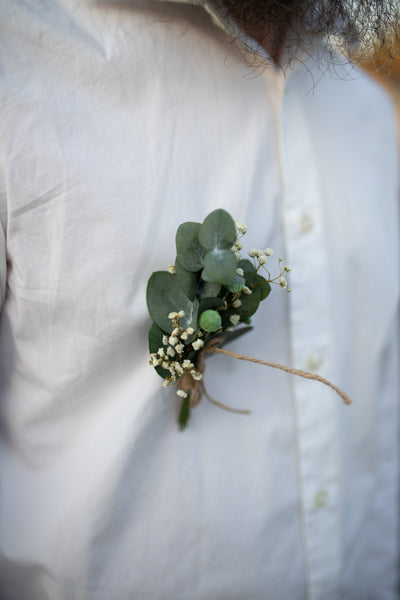 Greenery groom's boutonniere Wedding boutonniere Flower accessories Eucalyptus boutonniere Flower buttonhole Groomsmen Magaela accessories