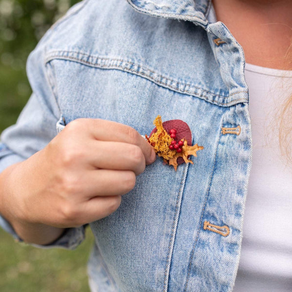 Mini autumn boutonnieres for wedding guests Fall buttonholes Wedding accessories Witness Groomsman corsages Magaela Accessories