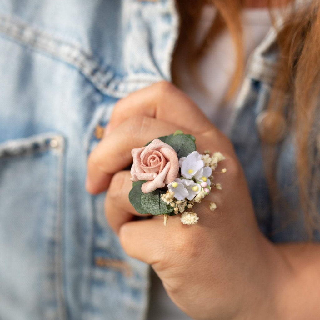 Romantic blush flower ring Bridal ring with baby's breath Ring with dusty pink rose Adjustable ring Nickel free Magaela accessories Wedding