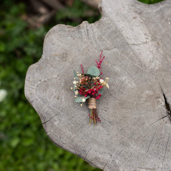 Wedding boutonniere Burgundy flower buttonhole Woodland corsage Bestman Wedding accessories Red wine wedding Bridal inspiration