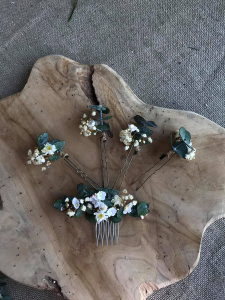 Greenery wedding hair pins Eucalyptus and Baby's breath flower pins Flower jewellery Wedding accessories Hair flowers Bridal hair pins Handmade Green hair pin