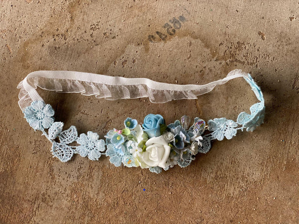 Blue and white wedding garter Bridal floral garter Handmade garter for bride Magaela accessories Blumen Romantic wedding garter Bride to be