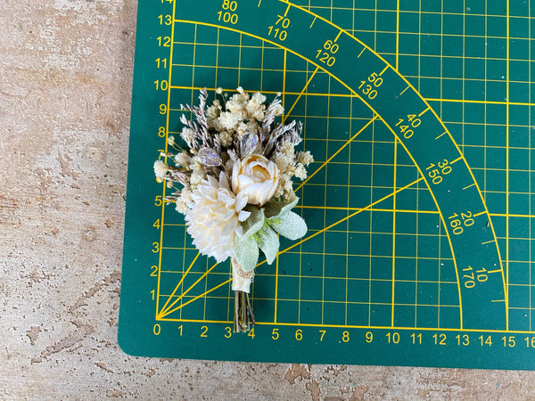 Romantic boutonniere in pastel colours Ivory buttonhole Handmade groom's corsage Wedding Ivory flower buttonhole