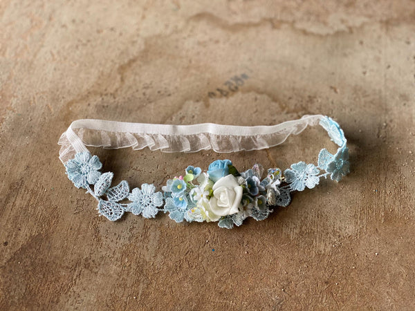 Blue and white wedding garter Bridal floral garter Handmade garter for bride Magaela accessories Blumen Romantic wedding garter Bride to be