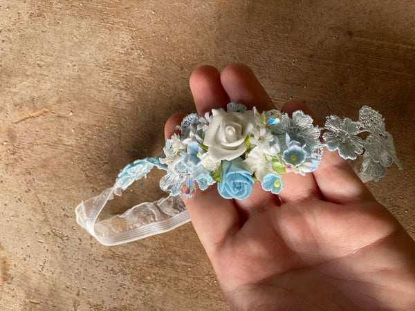 Blue and white wedding garter Bridal floral garter Handmade garter for bride Magaela accessories Blumen Romantic wedding garter Bride to be