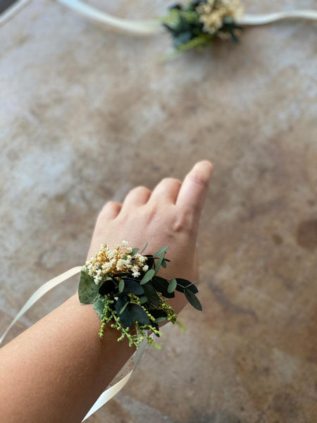 Greenery wedding bracelet Bridal flower bracelet  Flower wrist corsage for bridesmaid Magaela accessories Wedding accessories Flower jewelry