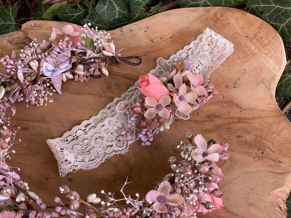 Pink flower wedding garter Blush Bridal garter Flower garter for bride Pink accessories for bride Magaela Wedding garter on lace Uni size
