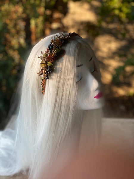 Woodland wedding hairband Bridal flower headband Natural flower headband Magaela accessories Hair flowers Succulent headband Handmade Brown