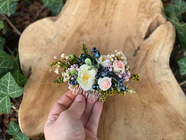 Romantic hair comb Roses and blueberries Flower hair comb Hair comb Romantic Wedding comb Blumen haarkaam Bridal hair fashion accessories
