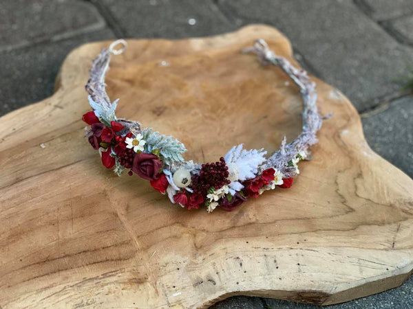 Christmas frozen wedding half wreath Bridal crown White and red headpiece Winter flower crown Winter photoshoot Christmas present Magaela