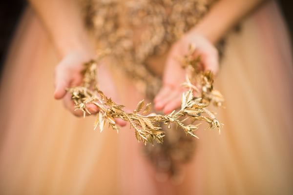 Golden floral wedding half crown Golden bridal hair vine Bridal wreath Wedding tiara Bridal hair piece Wedding accessory Magaela Handmade