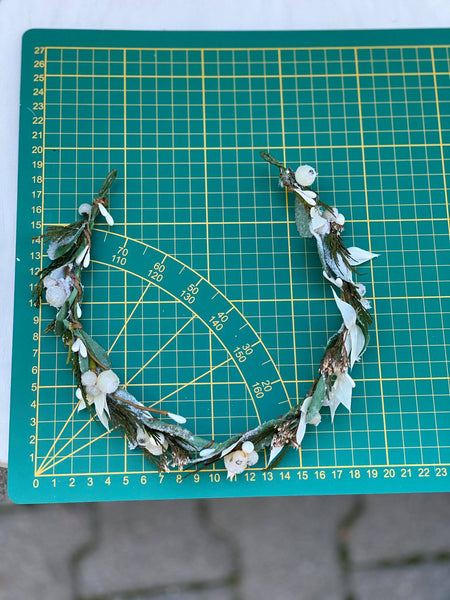 Winter half wreath Mistletoe half wreath Flower crown with Christmas mistletoe Wreath for bride Christmas wreath Magaela Green and white