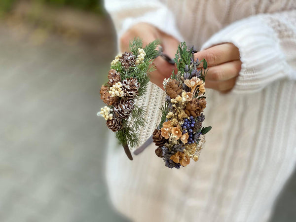 Christmas headbands with pine cones