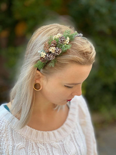 Christmas headbands with pine cones