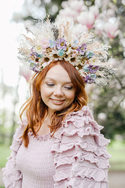 Two-sided flower halo crown