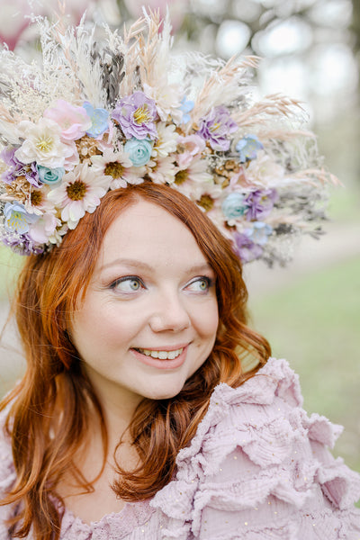 Two-sided flower halo crown