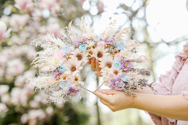 Two-sided flower halo crown