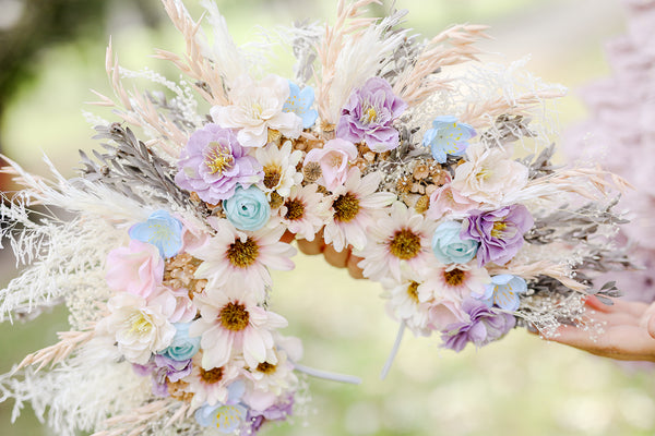 Two-sided flower halo crown