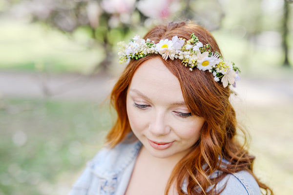 Daisy flower hair wreath Yellow and white meadow crown Bridal accessories Jewellery Magaela Headpiece Natural preserved baby's breath crown