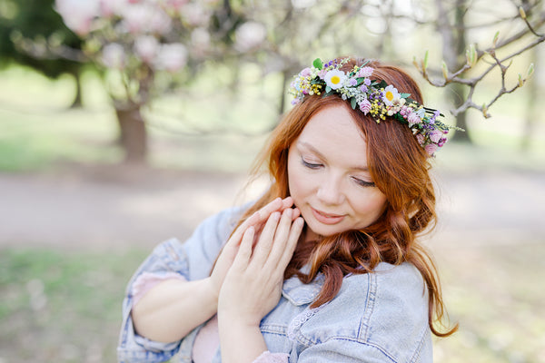 Meadow daisy flower crown Wedding hair wreath Natural spring summer flower headpiece for bride Wildflowers colourful flower crown Magaela