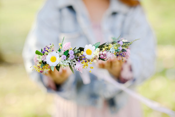 Meadow daisy flower crown Wedding hair wreath Natural spring summer flower headpiece for bride Wildflowers colourful flower crown Magaela