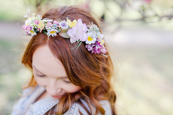 Meadow flower headband with daisies Wildflowers hairband Bridal headpiece Pastel accessories Summer flower headpiece Colourful Magaela