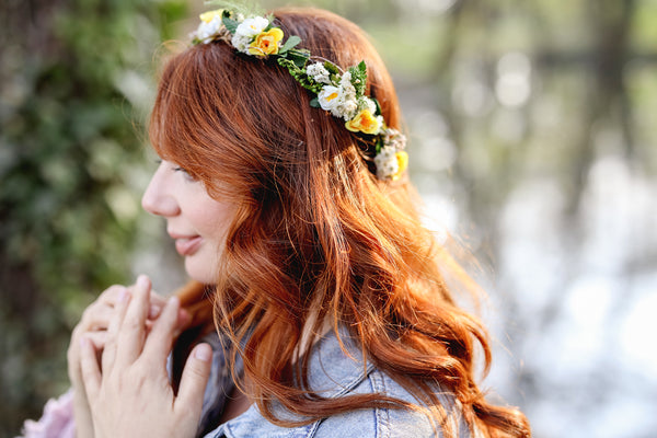 White and yellow flower crown Bridal hair wreath Natural blumenkranz Hair accessories Handmade Wedding Summer hairstyle Headpiece Magaela