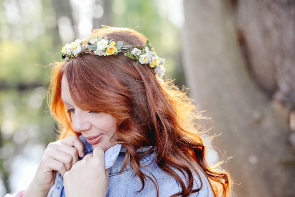 White and yellow flower crown Bridal hair wreath Natural blumenkranz Hair accessories Handmade Wedding Summer hairstyle Headpiece Magaela