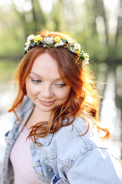 White and yellow flower crown Bridal hair wreath Natural blumenkranz Hair accessories Handmade Wedding Summer hairstyle Headpiece Magaela