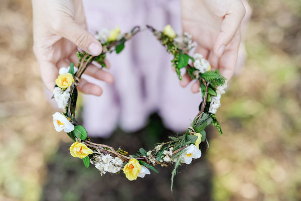 White and yellow flower crown Bridal hair wreath Natural blumenkranz Hair accessories Handmade Wedding Summer hairstyle Headpiece Magaela