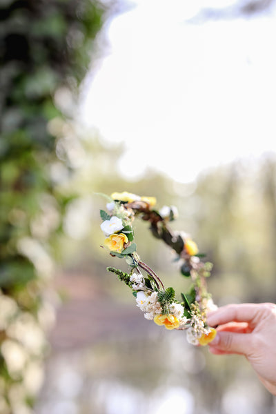 White and yellow flower crown Bridal hair wreath Natural blumenkranz Hair accessories Handmade Wedding Summer hairstyle Headpiece Magaela
