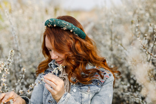 Vintage padded headband Emerald and golden hairband Elegant hairband with bees Laced headband Dark green headpiece with crystals Magaela