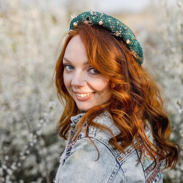 Vintage padded headband Emerald and golden hairband Elegant hairband with bees Laced headband Dark green headpiece with crystals Magaela