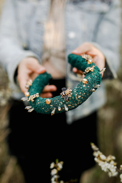 Vintage padded headband Emerald and golden hairband Elegant hairband with bees Laced headband Dark green headpiece with crystals Magaela