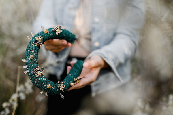 Vintage padded headband Emerald and golden hairband Elegant hairband with bees Laced headband Dark green headpiece with crystals Magaela