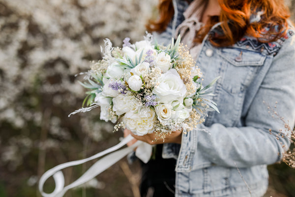 Customisable bridal bouquet White and green wedding bouquet Boho wedding Bouquet inspiration Baby's breath and white roses bouquet Magaela