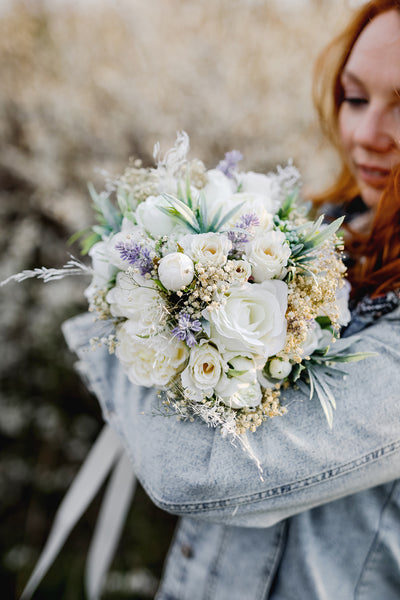 Customisable bridal bouquet White and green wedding bouquet Boho wedding Bouquet inspiration Baby's breath and white roses bouquet Magaela