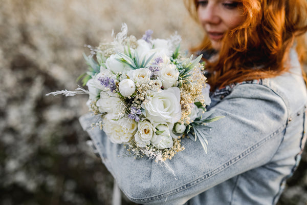 Customisable bridal bouquet White and green wedding bouquet Boho wedding Bouquet inspiration Baby's breath and white roses bouquet Magaela