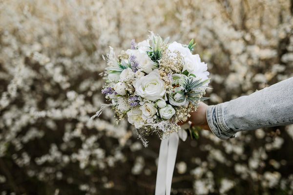 Customisable bridal bouquet White and green wedding bouquet Boho wedding Bouquet inspiration Baby's breath and white roses bouquet Magaela