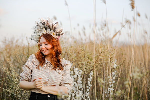 Two-sided flower halo crown