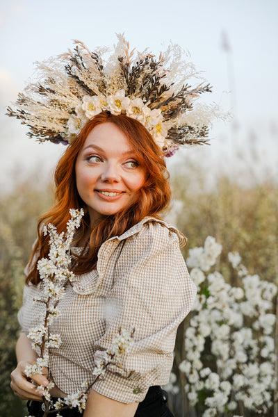 Two-sided flower halo crown