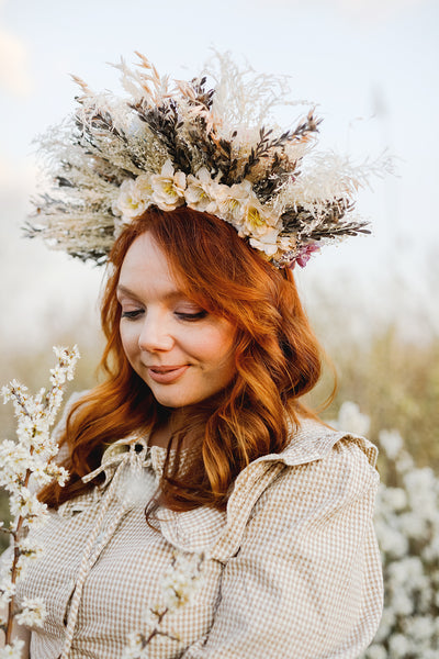 Two-sided flower halo crown