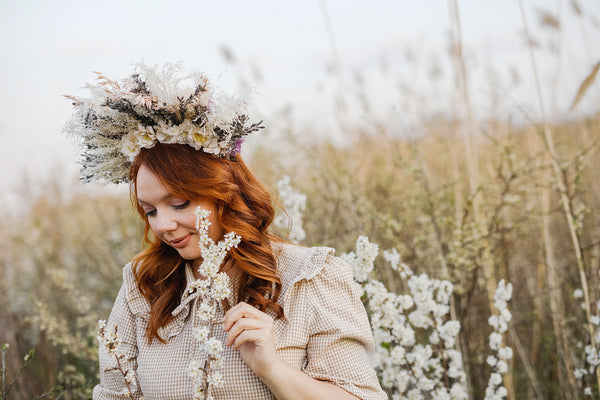 Two-sided flower halo crown