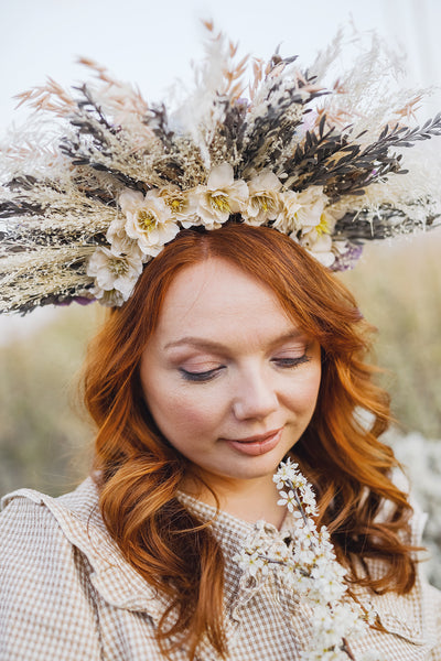 Two-sided flower halo crown