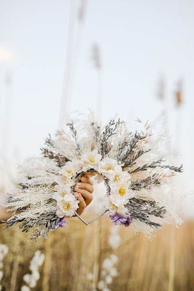 Two-sided flower halo crown