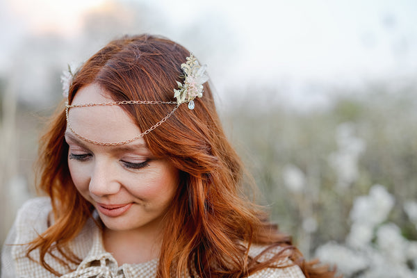 Vintage double hair comb Flower bridal hair comb Wedding headpiece Crystals Two hair combs with chain Magaela handmade combs Vintage wedding