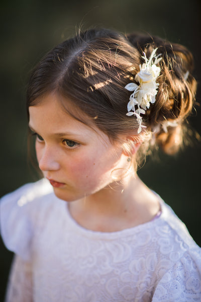 Holy communion flower comb Ivory flower comb for girl 2021 First holy communion Headpiece for flower girl Magaela Customisable Off white