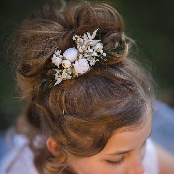 Flower hair clip for first communion