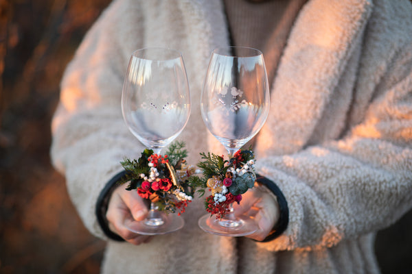 Christmas wedding glasses Flower decoration Bride and groom glasses flower arrangement Customisable Flowers for glasses Magaela handmade